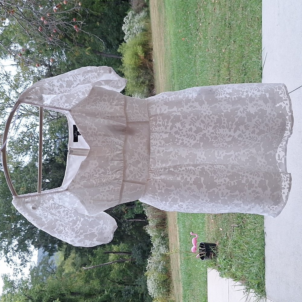 💜 Lulus white wedding or other special occasion dress. Halloween. L 10/12